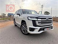 تۆیۆتا لاند کروزەر